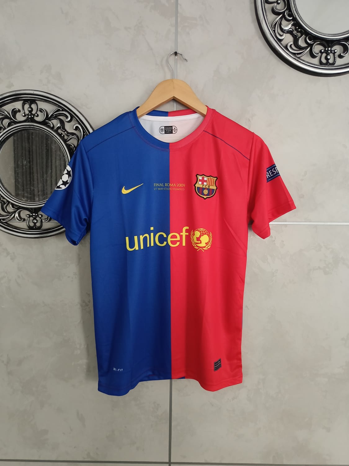 FC Barcelona Messi #10 Jersey – 2009 Final Roma Edition