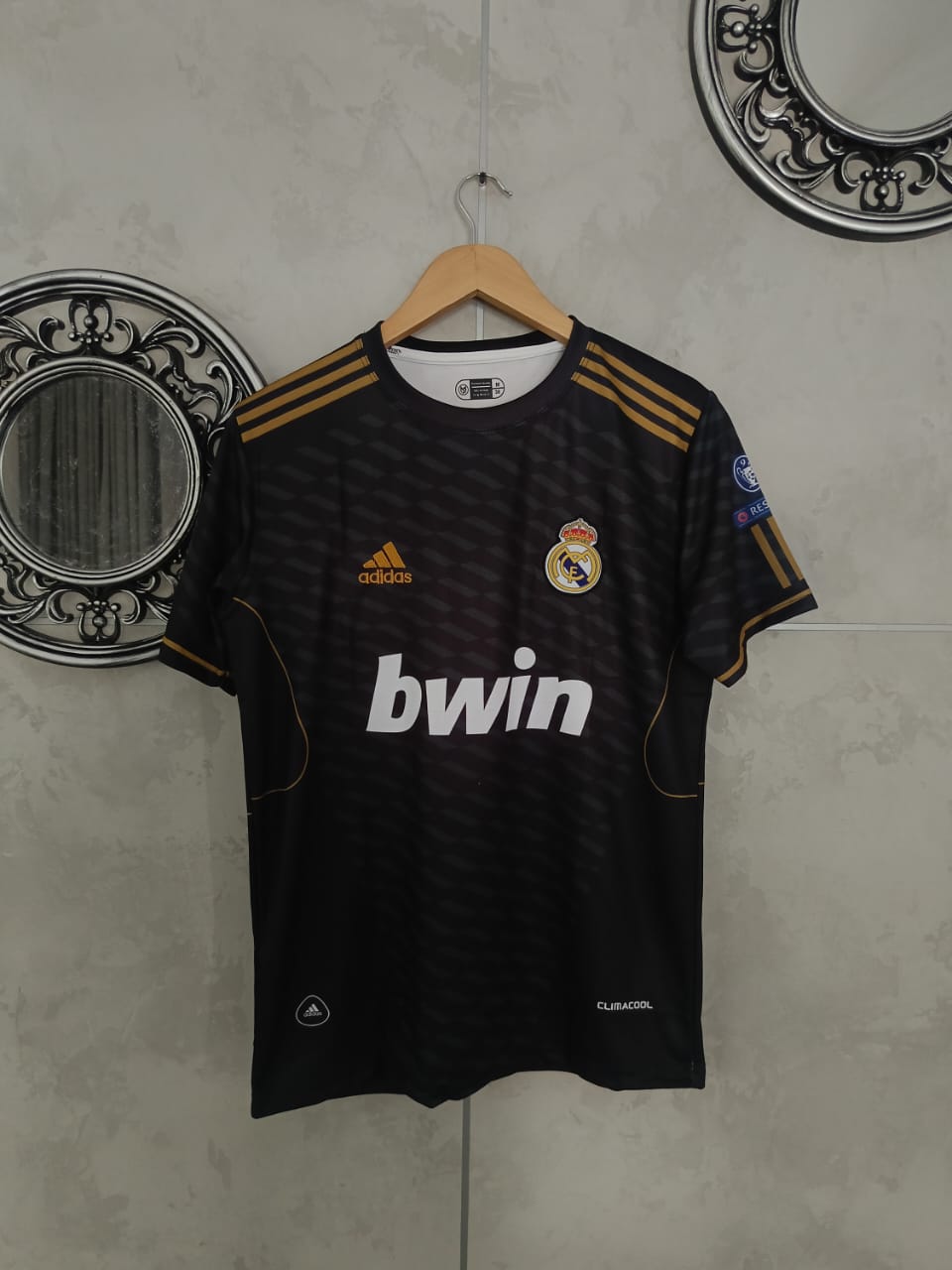 Real Madrid Ronaldo #7 Jersey – Bwin Black & Gold Edition
