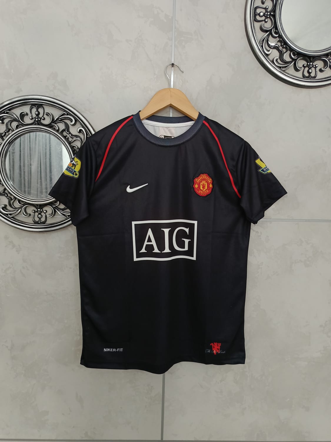 Manchester United AIG Retro Jersey (Black Edition)