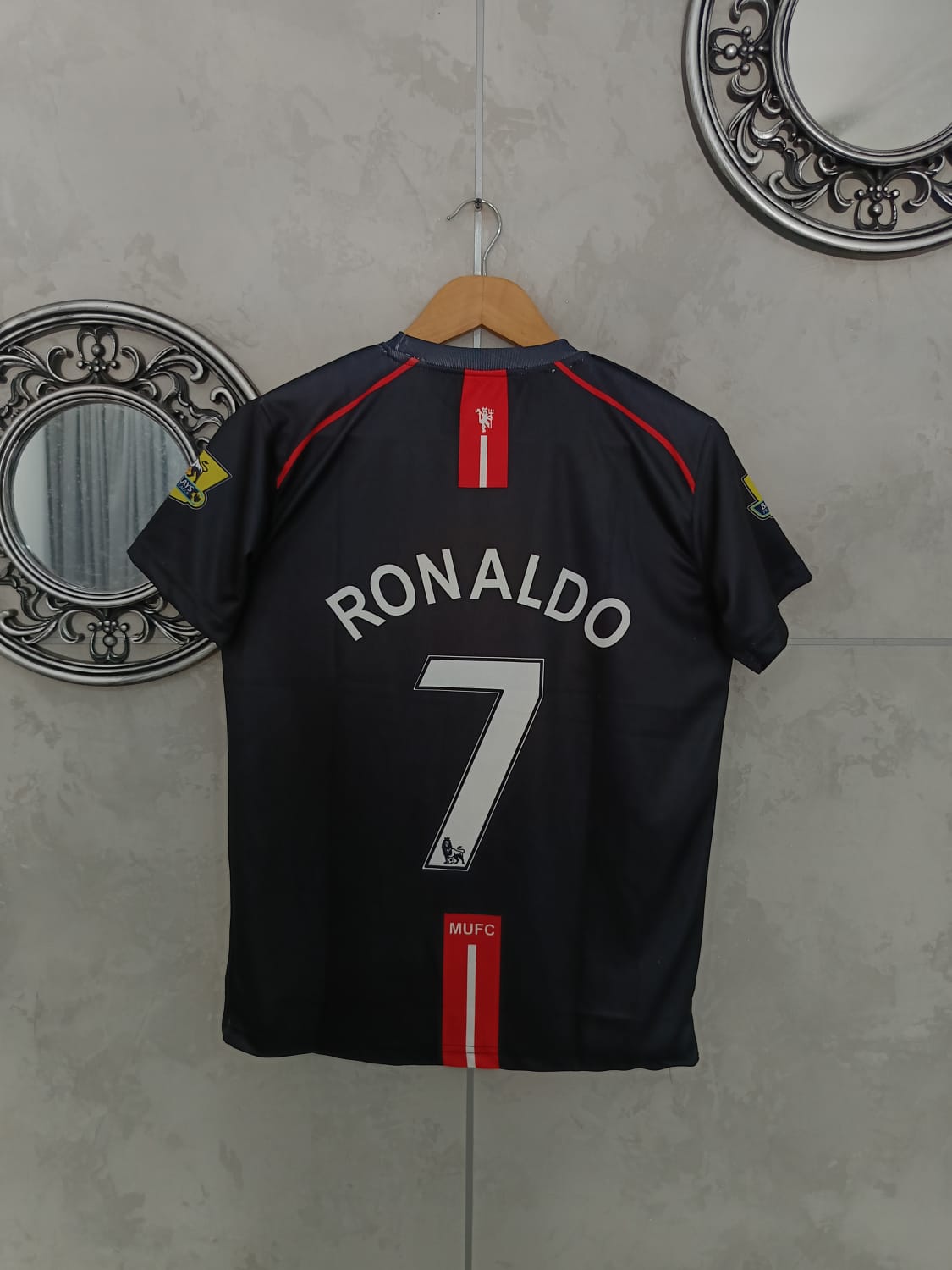 Manchester United AIG Retro Jersey (Black Edition) – MatchDay Store